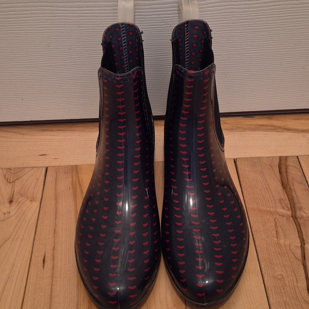 Henry Ferrera Women's Size 10 Stylish Black and Red Heart Ankle Rain Boots - Picture 3 of 7